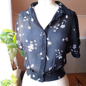 ✨Black Floral Sheer Cropped Button Up Sz S~